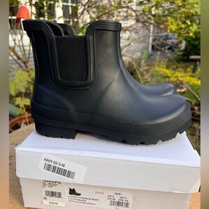 Swims Charlie Black Chelsea Boots Size 38